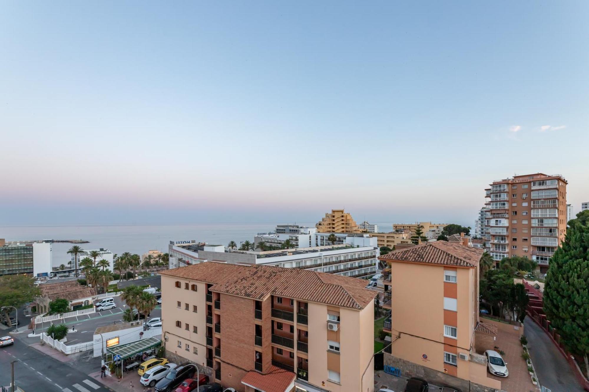 Con Vistas Al Mar Cerca Del Puerto Apartamento Benalmádena