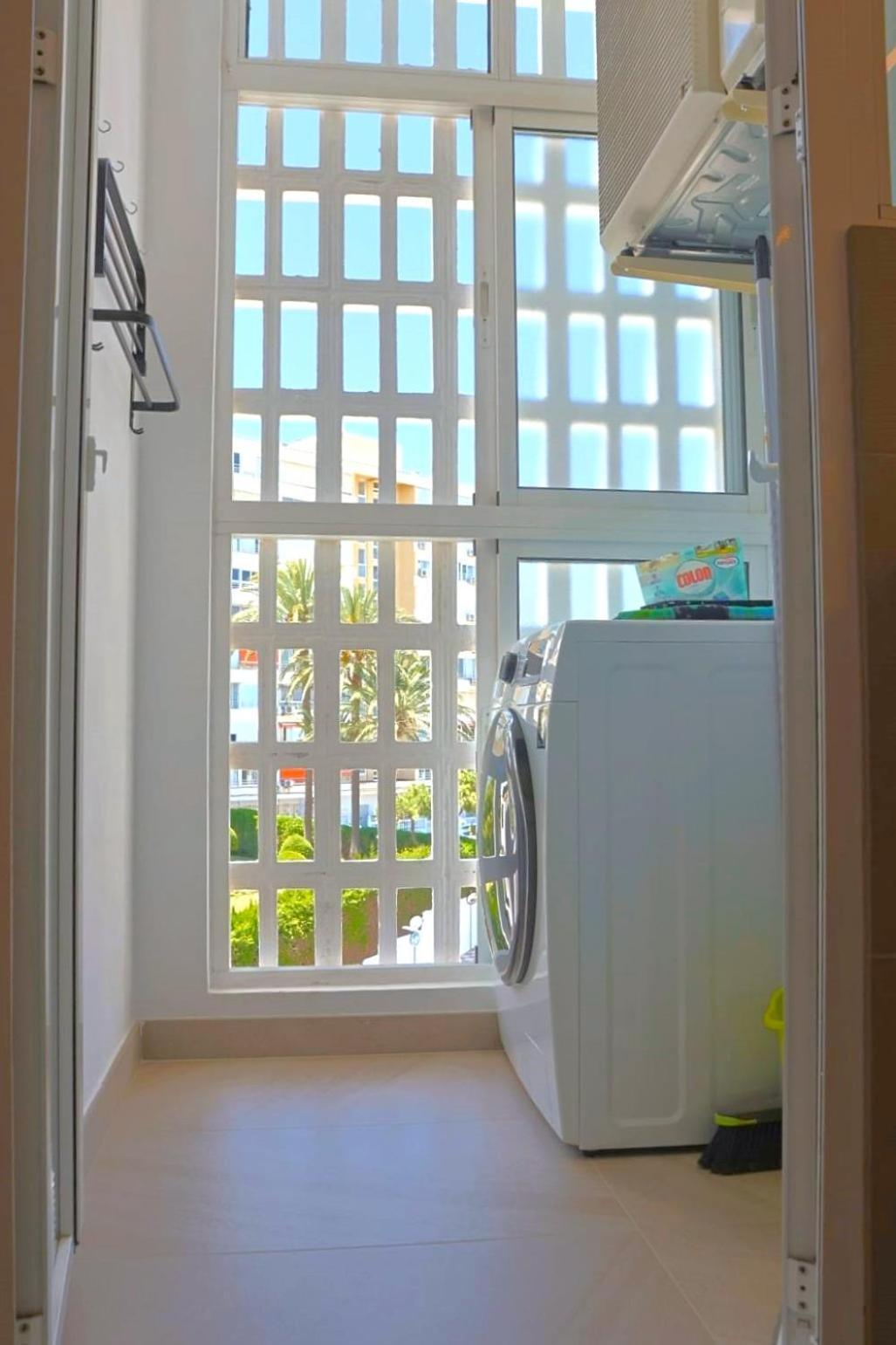 Apartamento Con Vistas Al Mar Cerca Del Puerto *